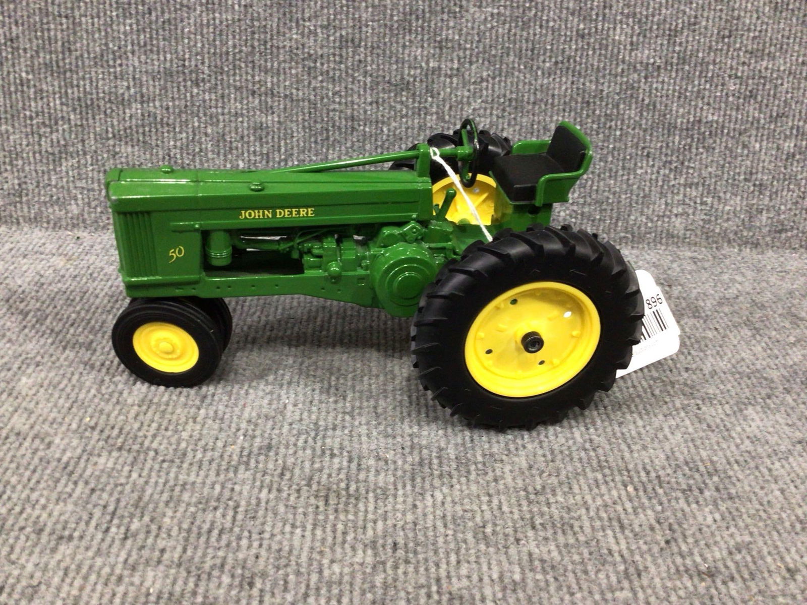 Ertl John Deere 50 1/16 scale tractor (1 of 4)
