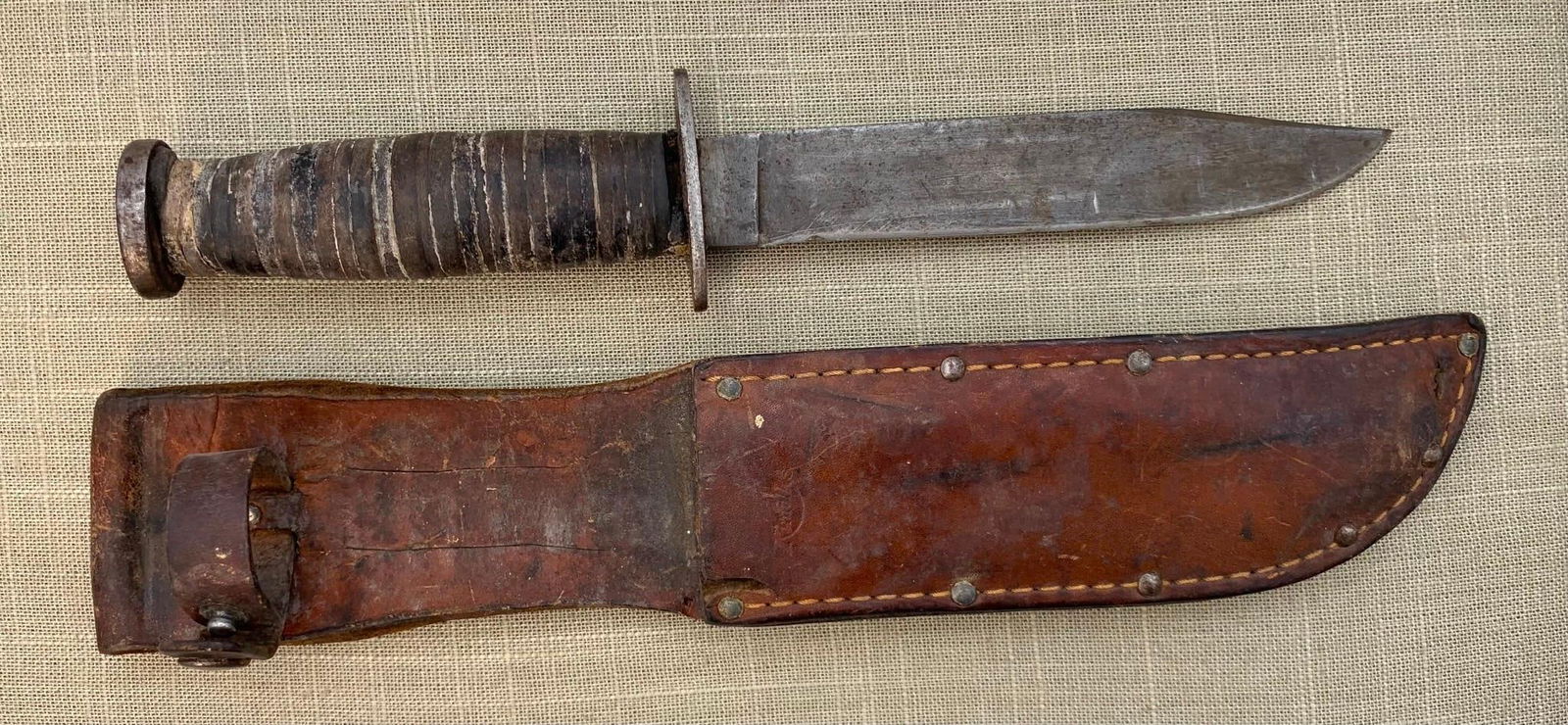 WWII Kinfolk's USA Fixed Blade Fighting Knife with Leather Sheath (1 of 5)