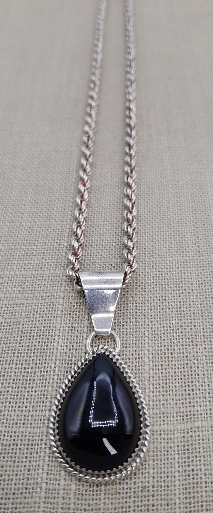 21 Gram Sterling Silver & Onyx Pendant on 925 Chain (1 of 6)