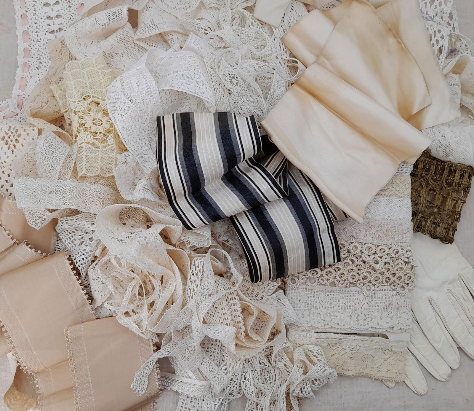 Large 33 pc lot of Antique Garment, Millinery, Linens Lace Trim (1 of 9)