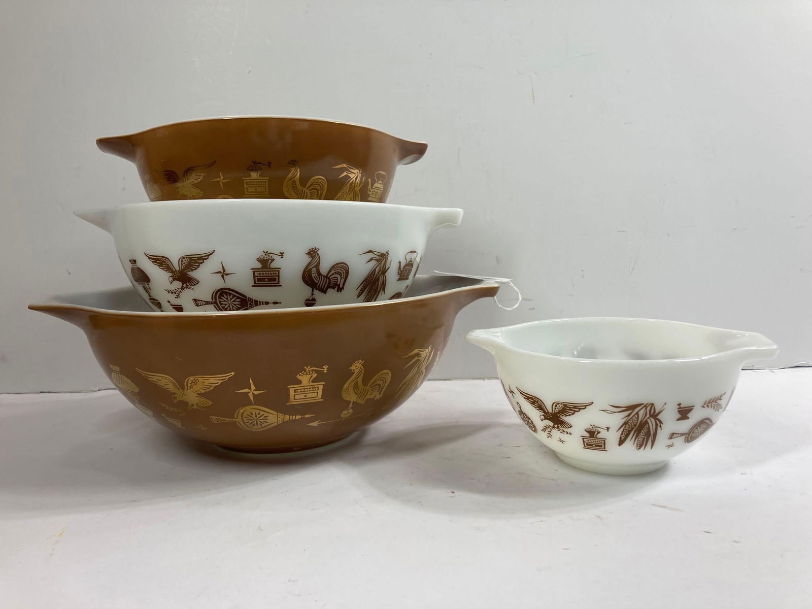 1960s Pyrex American Colonial 4 bowl set (1 of 4)