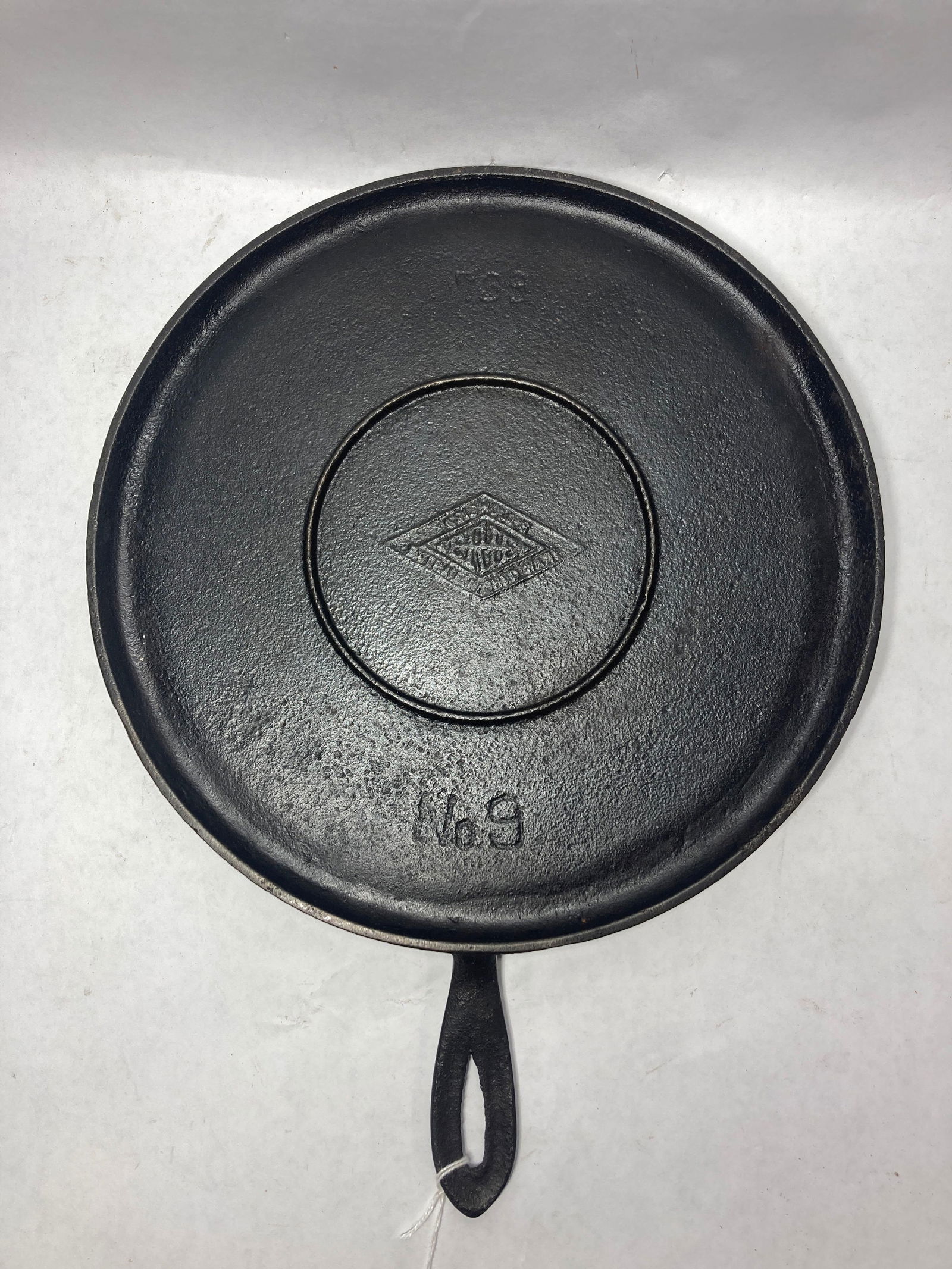 Griswold Shieldware #9 Griddle (1 of 4)