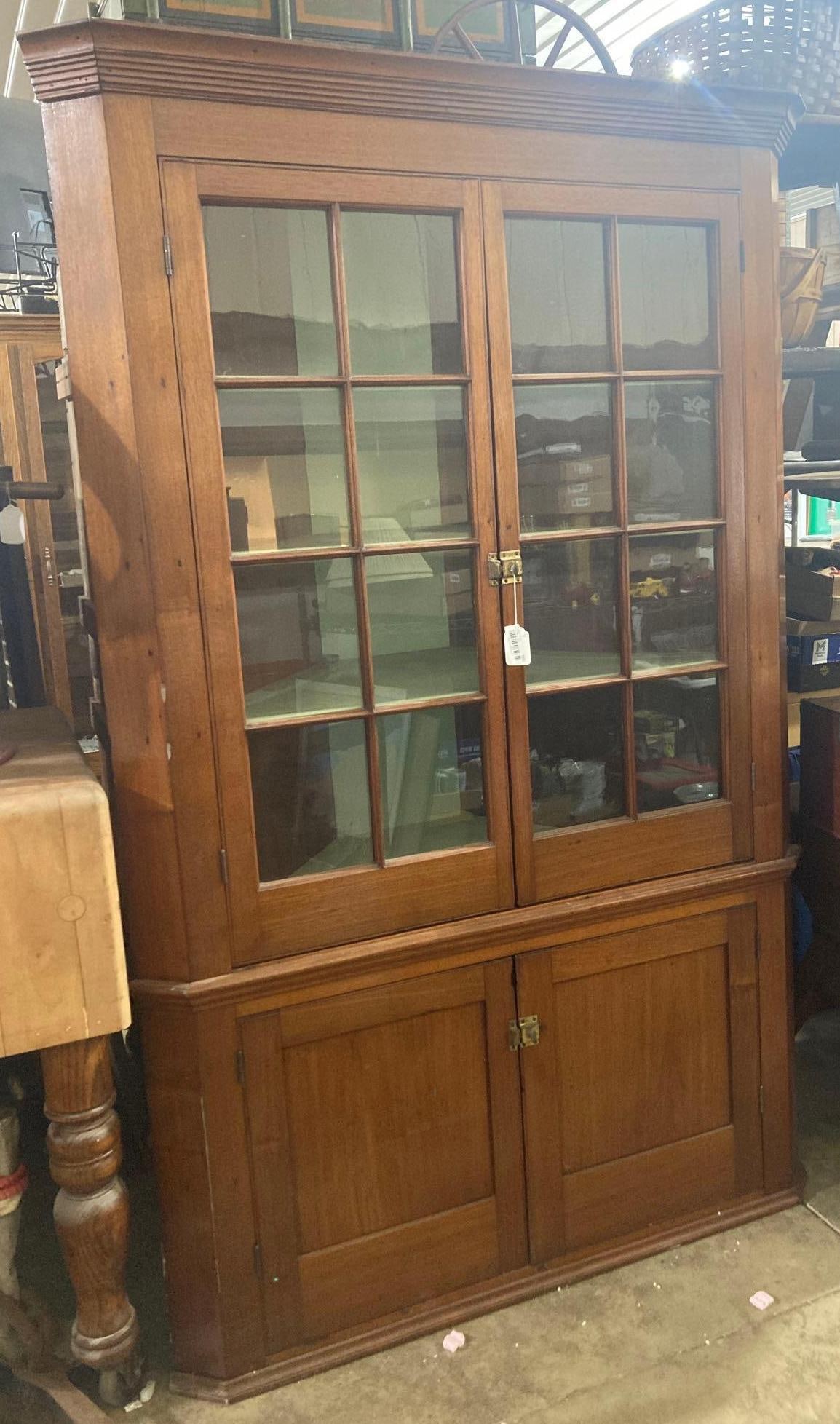 Early American Walnut 16 pane corner cabinet (1 of 8)