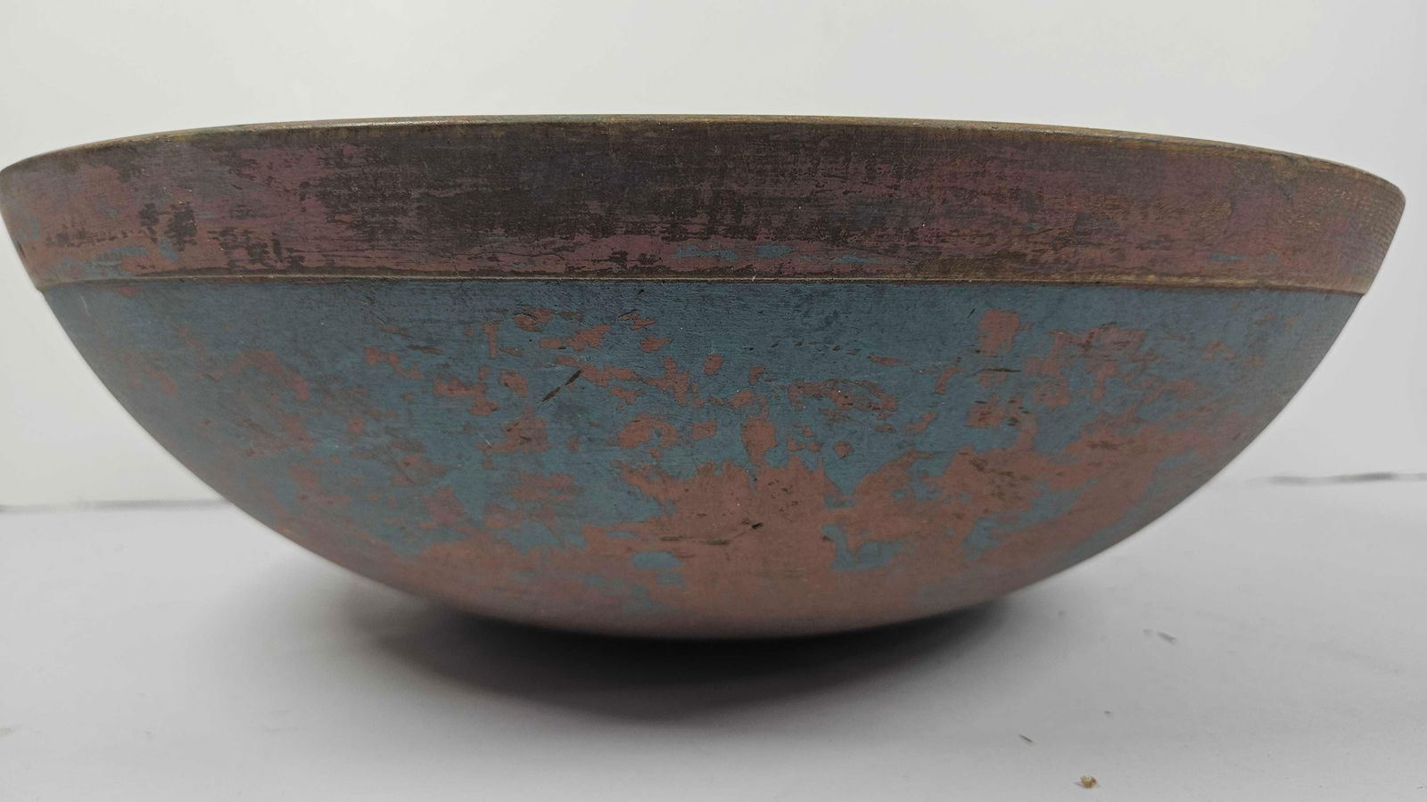Great early primitive painted wooden bowl (1 of 8)