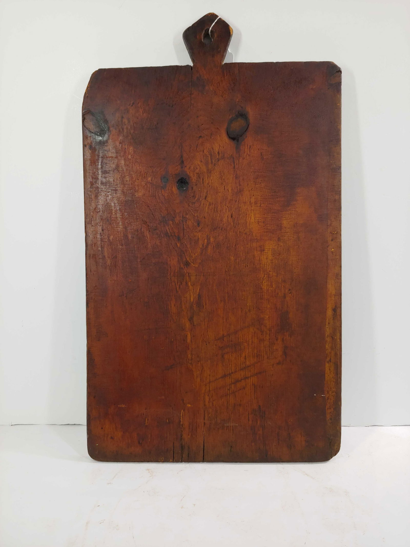 PRIMITIVE FRENCH PROVINCIAL HAND CARVED HANDLED  WOOD DOUGH BOARD (1 of 4)