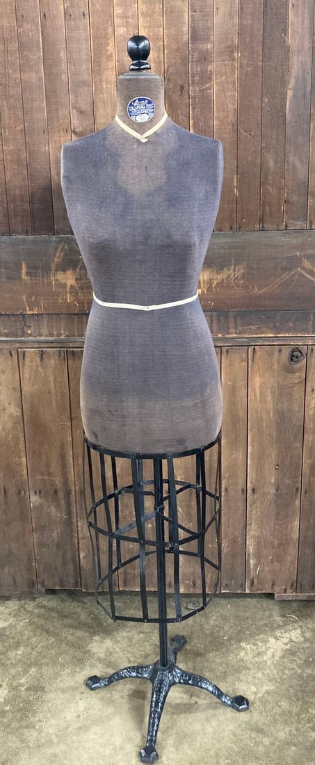 Acme size 34 Dress Form (1 of 7)