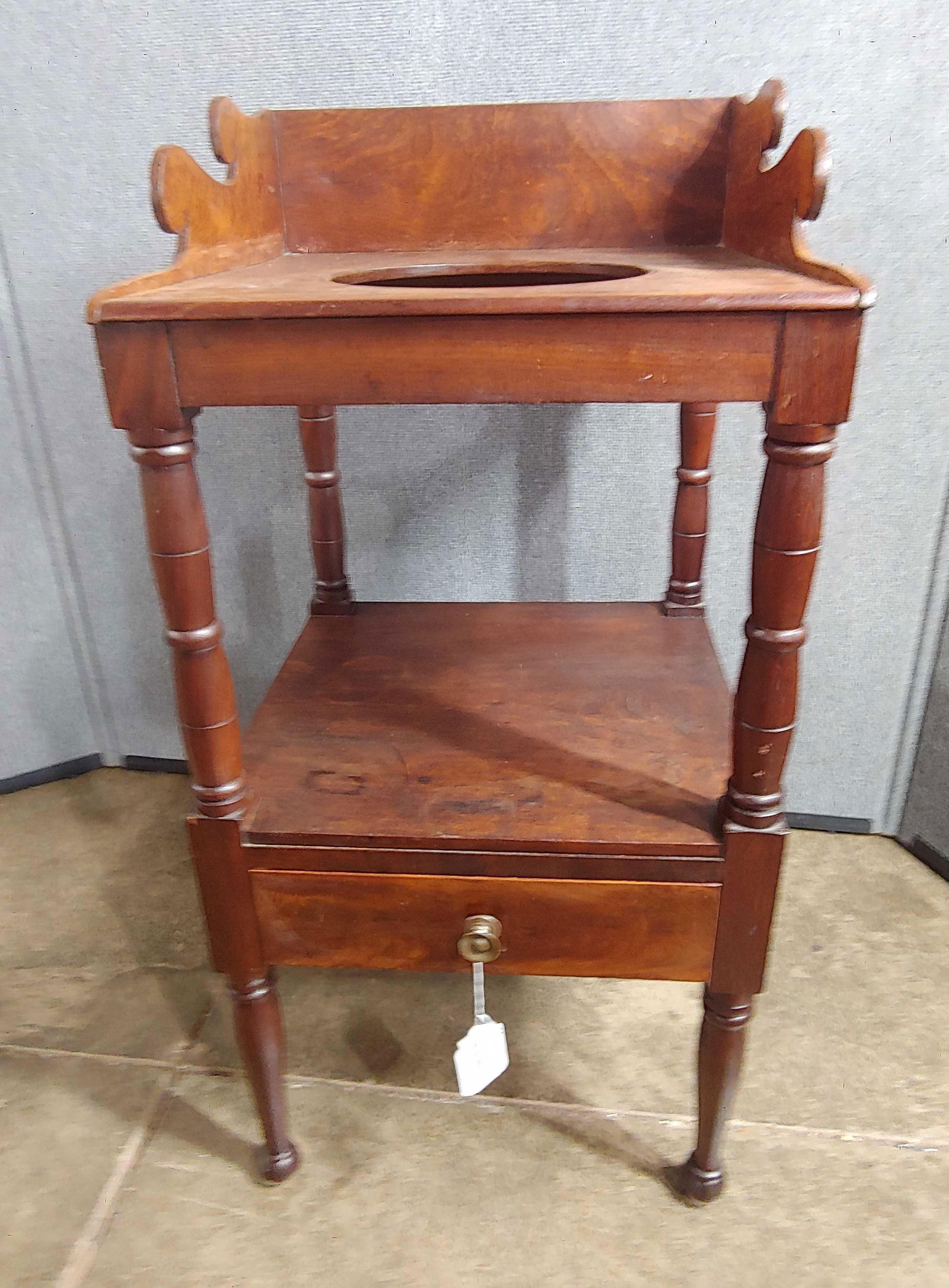 Early Walnut Wash Stand (1 of 5)