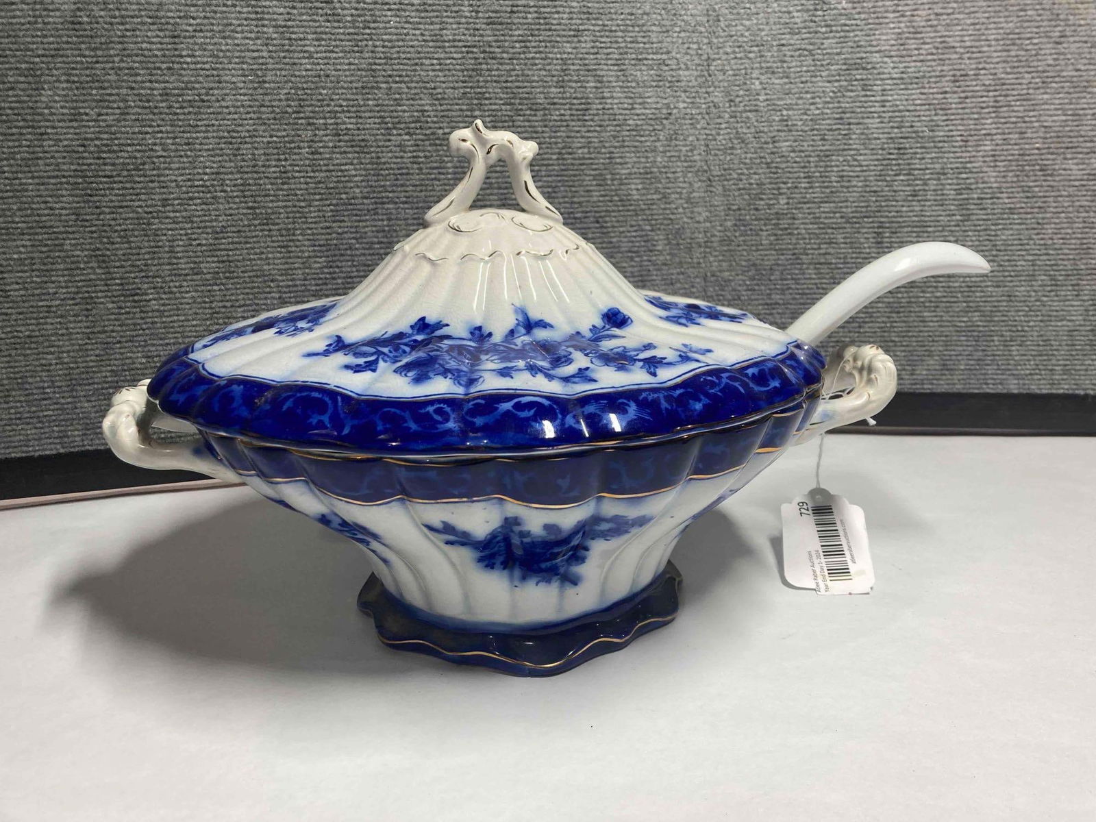 Victoria Ware Flow Blue Soup Tureen w ladle (1 of 5)