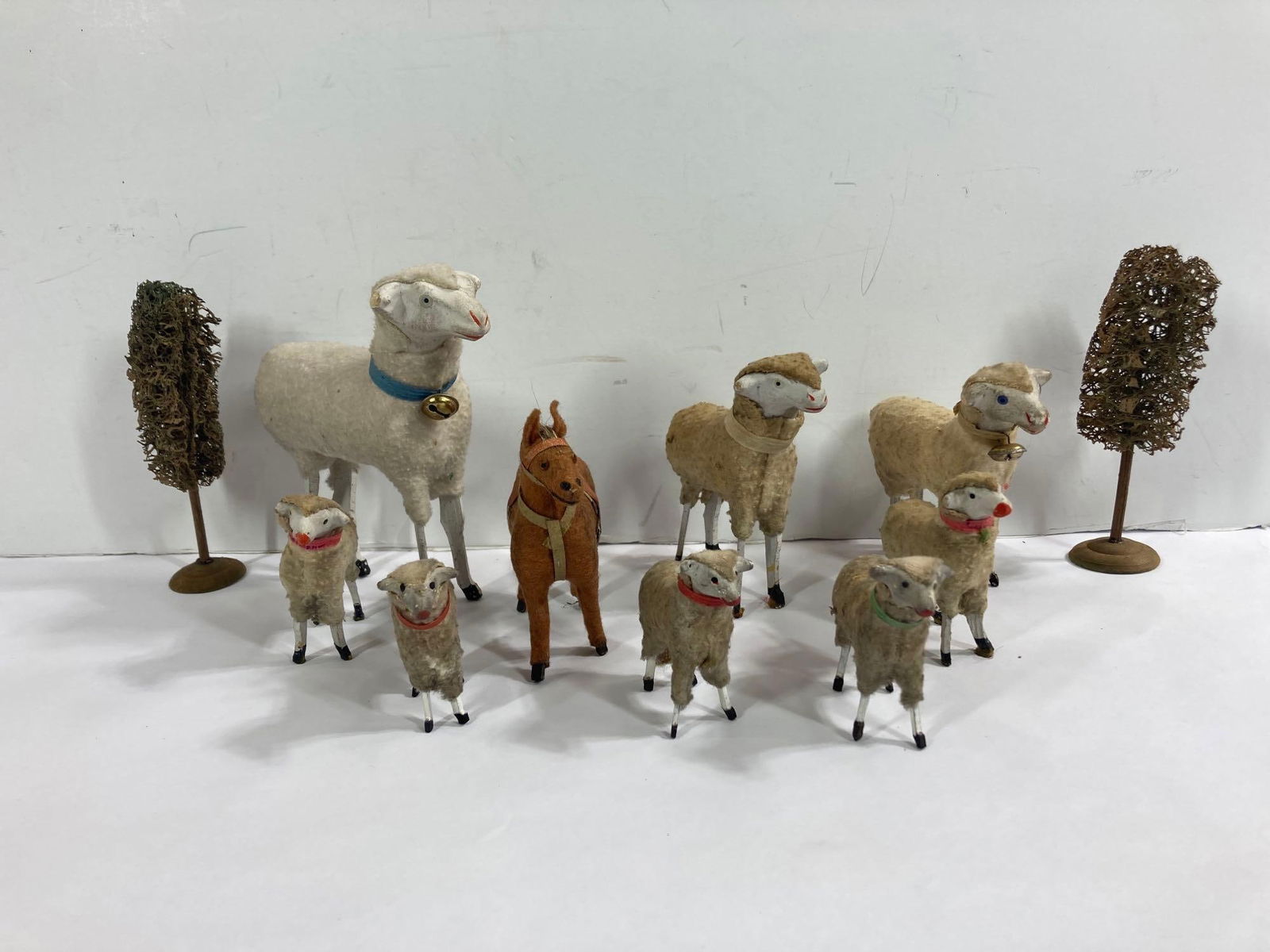 EARLY LOT OF PUTZ STICK LEG FARM ANIMALS AND TREES (1 of 6)