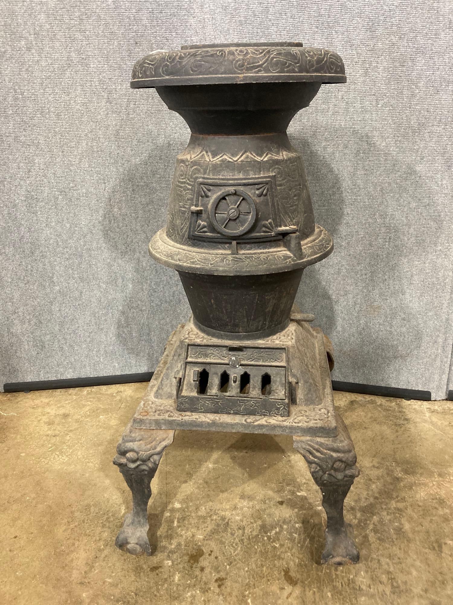 Beautiful ornate small cast iron stove (1 of 9)