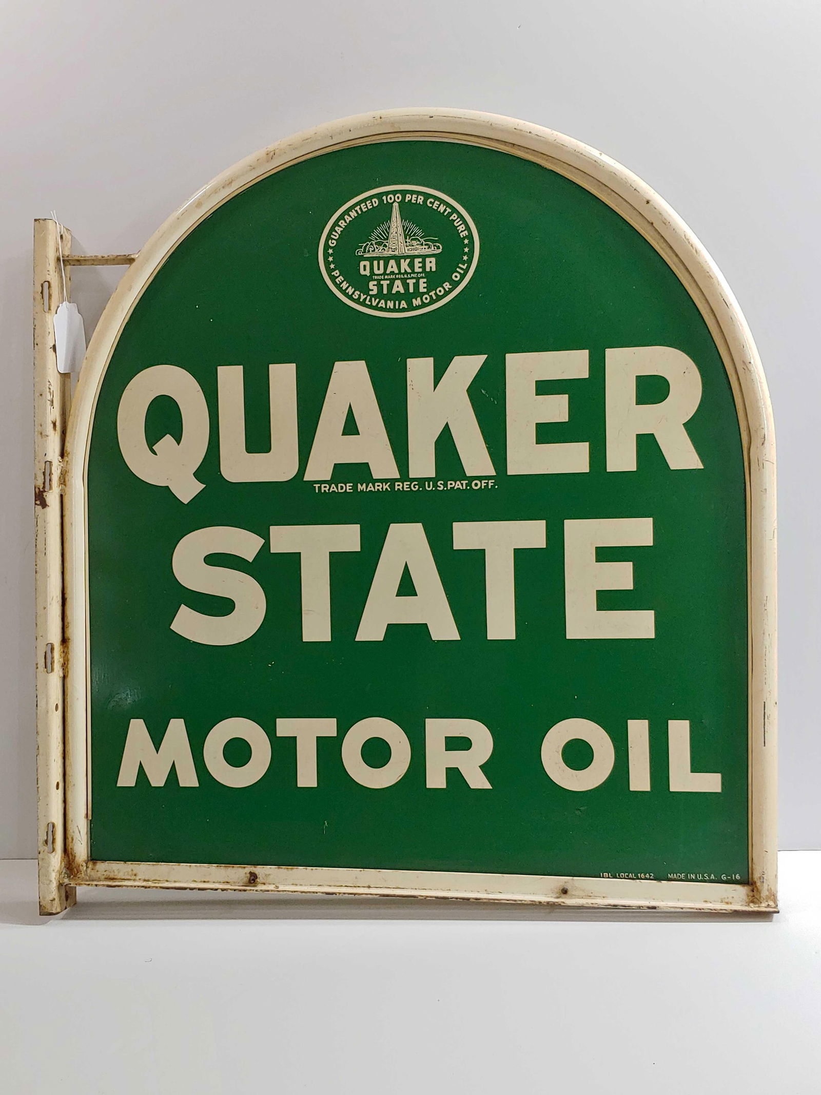 DST Quaker State Motor Oil "Tombstone" sign (1 of 9)