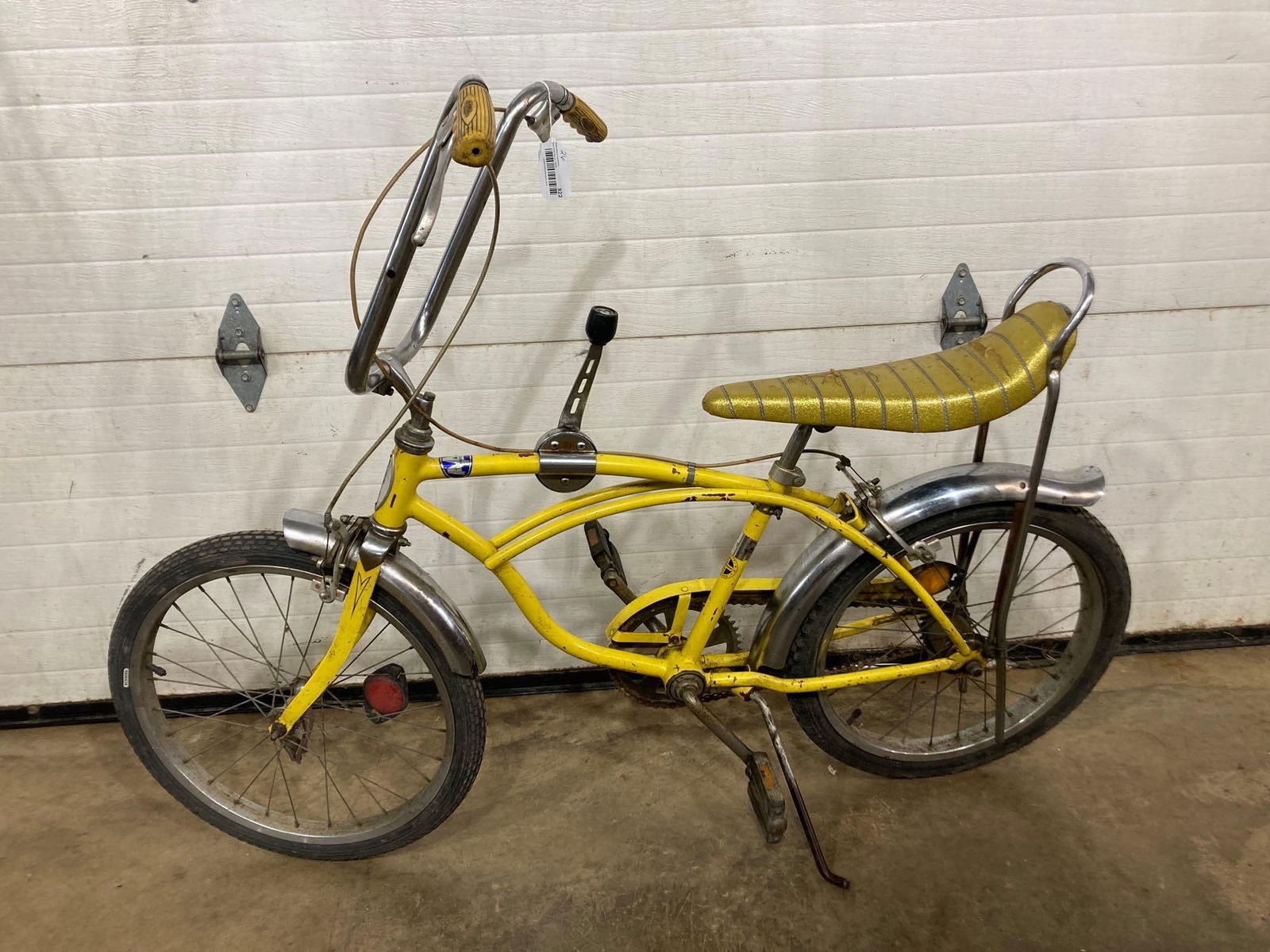 Schwinn Deluxe Sting-Ray 3-speed bicycle: Shows some wear and a few punctures to seat but overall appears to be in good original condition!!