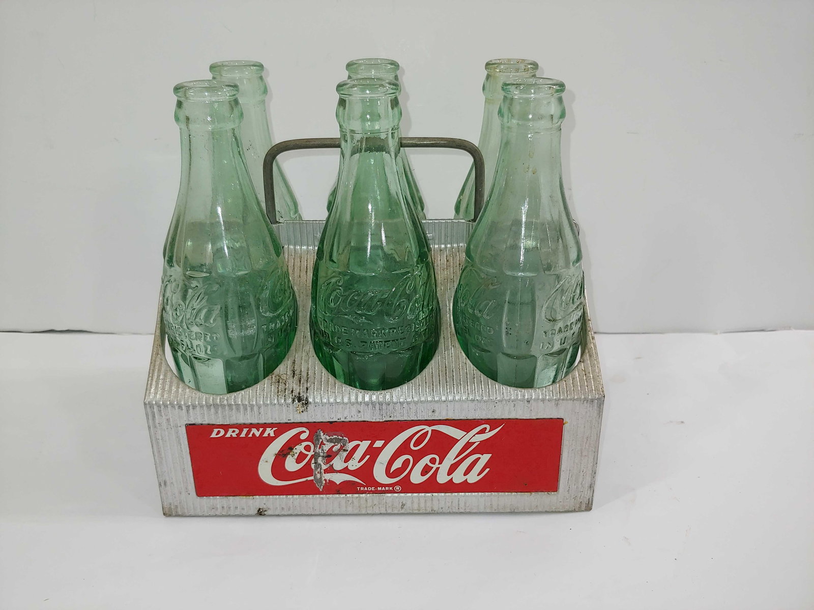 1950s Coca-Cola 6 pack bottles & carrier (1 of 4)