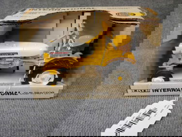 INTERNATIONAL CUB TRACTOR