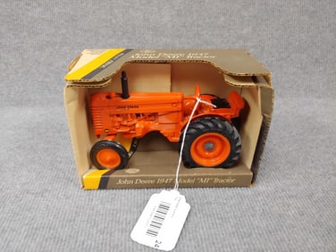JOHN DEERE 1947 MODEL MI TRACTOR