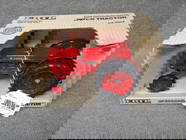 MCCORMICK WD-9 TRACTOR