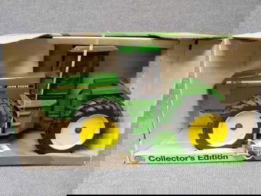 COLLECTORS EDITION JOHN DEERE 8760 4 WHEEL DRIVE TRACTOR
