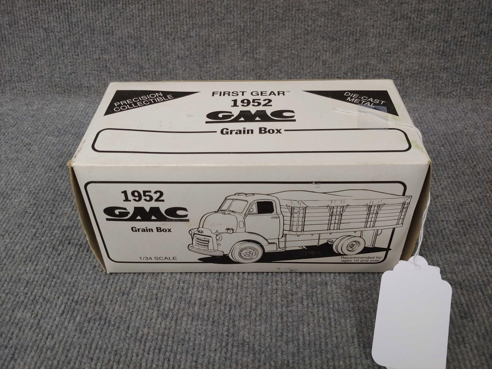 1952 GMC GRAIN BOX TRUCK (1 of 4)