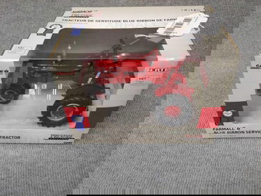 ERTL CASE FARMALL B BLUE RIBBON NF SERVICE TRACTOR SPECIAL PRESTIGE COLLECTION EDITION