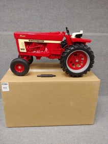 ERTL IH INTERNATIONAL WHITE STRIPE  WF 1066 HD 1/8 TRACTOR