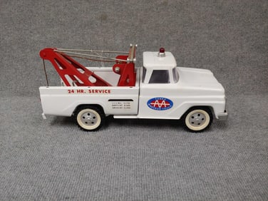 VINTAGE TONKA AAA WRECKER TRUCK W/ BOOM