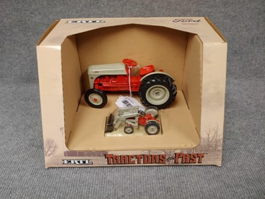 ERTL FORD 8N WF W// MINIATURE TRACTORS OF THE PAST COLLECTOR EDITION