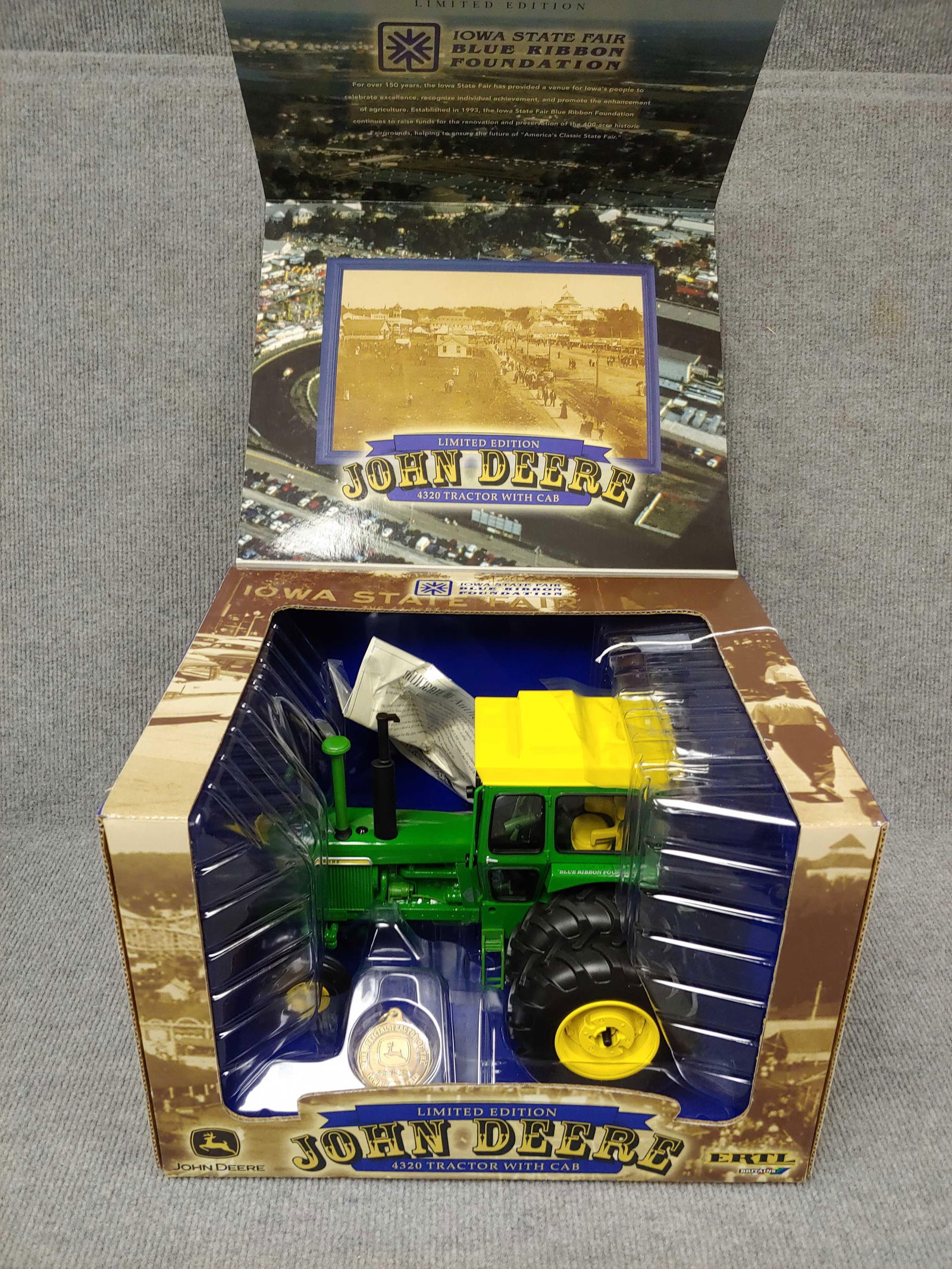 ERTL JOHN DEERE SPECIAL LIMITED EDITION 4320 TRACTOR W/ CAB BLUE RIBBON FOUNDATION (1 of 7)
