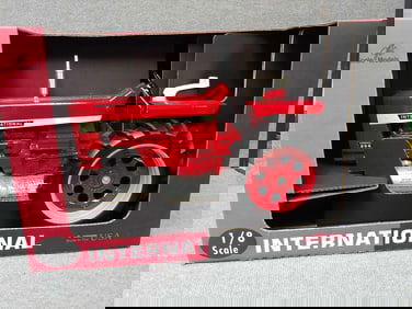 ERTL INTERNATIONAL 856 NF WHITE STRIPE 1/8 TRACTOR SPECIAL COLLECTOR FARM PROGRESS SHOW 1999