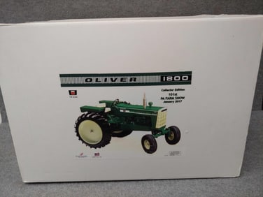 ERTL OLIVER 1800 WF COLLECTOR EDITION 1/8 TRACTOR 101ST PA FARM SHOW 2017