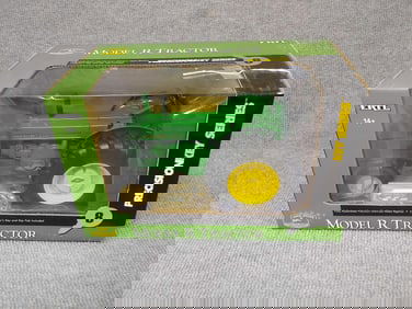 ERTL JOHN DEERE MODEL R HD WF PRECISION KEY SERIES NO. 8 TRACTOR