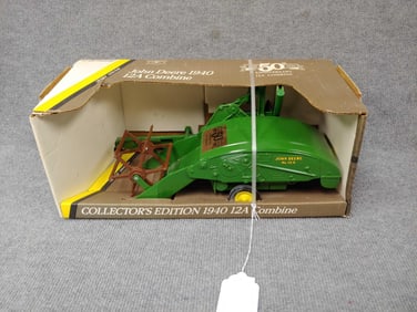 ERTL JOHN DEERE 1940 12A COMBINE SPECIAL 50TH ANN. EDITION COLLECTOR BLUEPRINT REPLICA MODEL