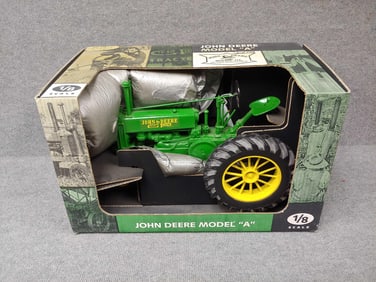 ERTL JOHN DEERE MODEL A NF HD SIGNATURE SERIES 1/8 TRACTOR