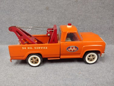 VINTAGE TONKA PRESSED STEEL AA 24 HR. SERVICE WRECKER TRUCK W/ BOOM