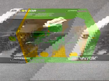 ERTL JOHN DEERE 957 OR PRESTIGE COLLECTION TRACTOR