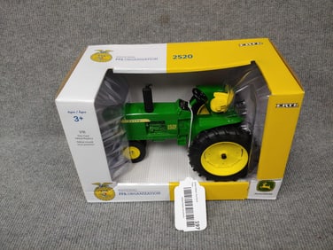 ERTL JOHN DEERE 2520 NF DIESEL NAT. FFA ORG. TRACTOR