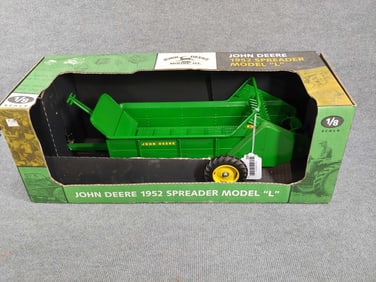 ERTL JOHN DEERE 1952 SPREADER MODEL L 1/8