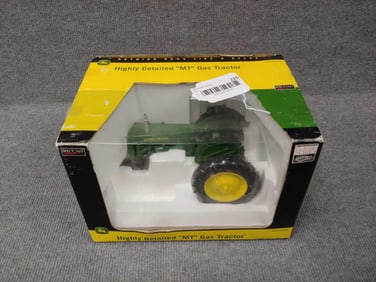 JOHN DEERE MT GAS TRACTOR