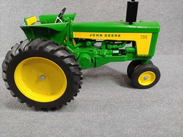 ERTLE JOHN DEERE 730 NF 1/8 TRACTOR