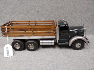 SMITH MILLER MACK STAKE TRUCK