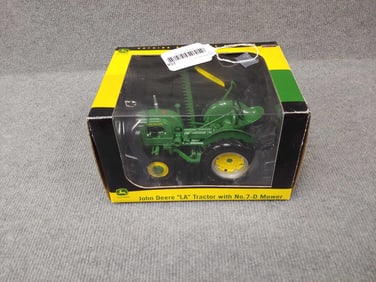 SPECCAST JOHN DEERE LA TRACTOR W/ NO. 7-D MOWER