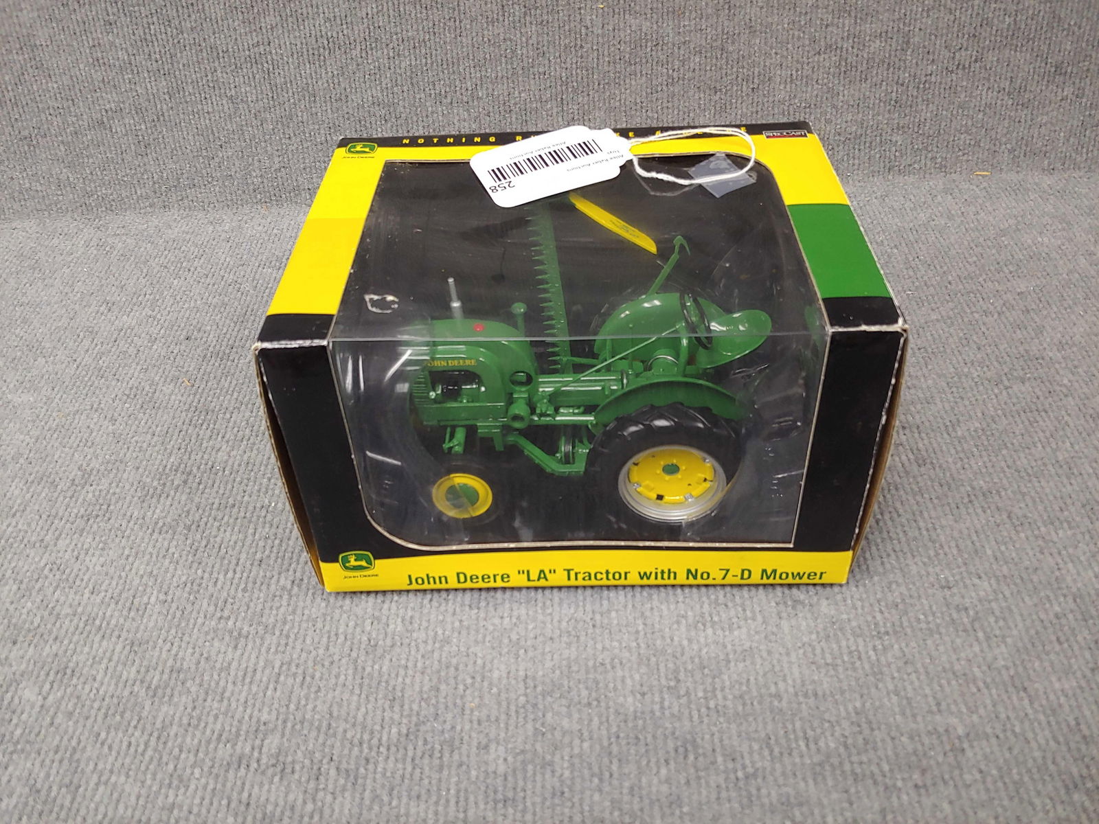 SPECCAST JOHN DEERE LA TRACTOR W/ NO. 7-D MOWER: NOS STOCK NO. JDM 207 1/16 SCALE