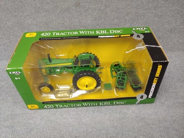 ERTL JOHN DEERE 420 WF HD TRACTOR W/ KBL DISC PRECISION KEY SERIES NO. 4