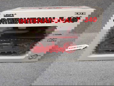 ERTL CASE IH INTERNATIONAL T340 W/ TRACKS