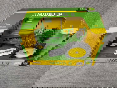 ERTL JOHN DEERE 1947 MODEL G NF TRACTOR