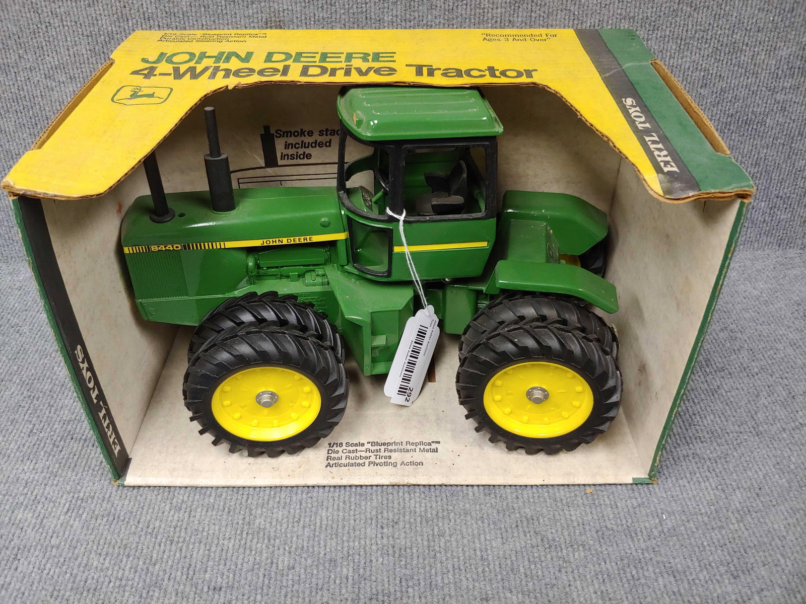 ERTL JOHN DEERE 8440 4WD TRACTOR (1 of 6)
