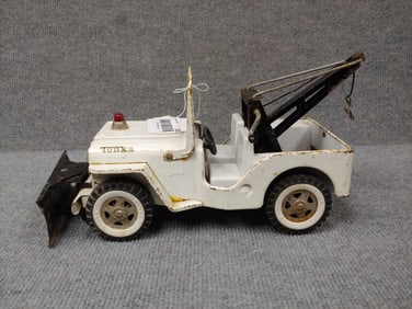 VINTAGE TONKA PRESSED STEEL JEEP W/ BOOM AND BLADE