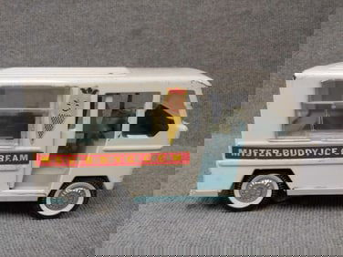 VINTAGE BUDDY L MISTER BUDDY ICE CREAM TRUCK
