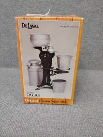 ERTL DELAVAL CREAM SEPARATOR SCALE MODEL