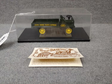 GREAT DANE LINE MANUFACTURING CO. JOHN DEERE PARTS EXPRESS COMMERCIAL CAR MODEL IN DISPLAY
