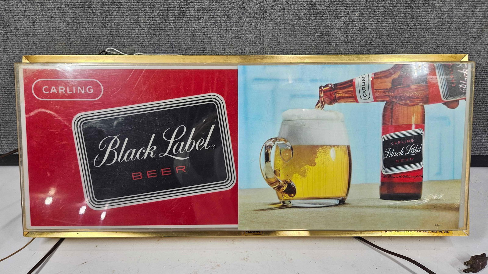 BLACK LABEL BEER LIGHTED SIGN (1 of 6)